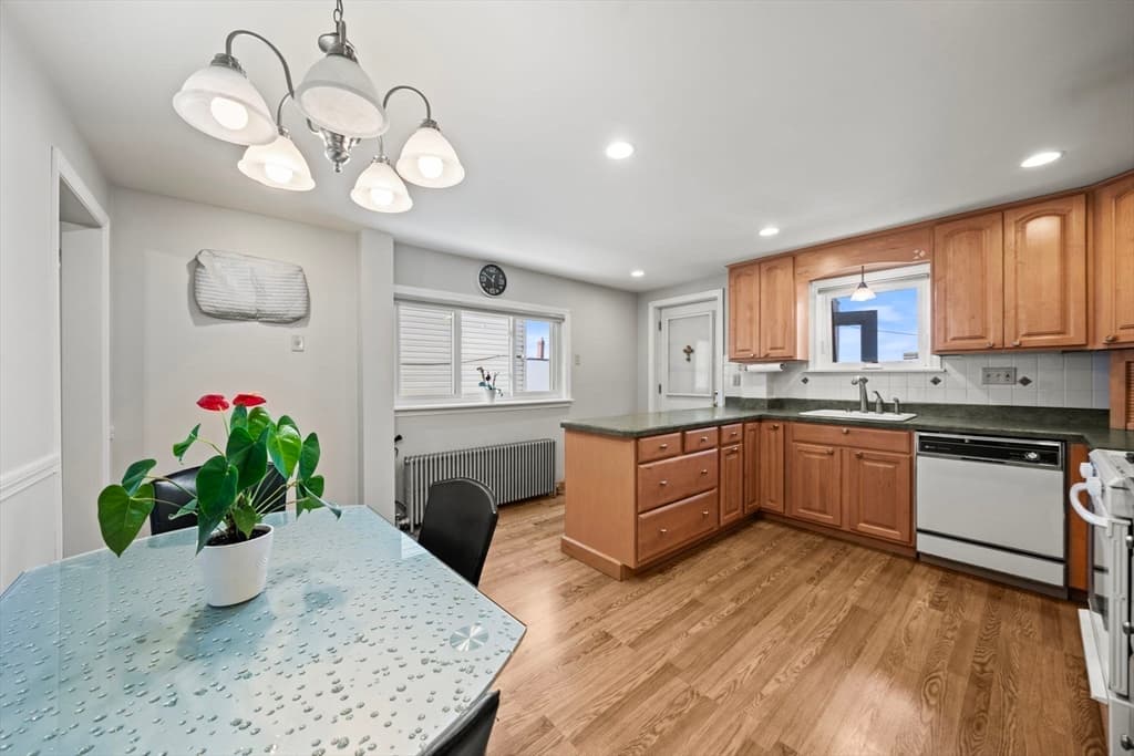 254-256 E Eagle St, Boston MA 02128 photo 35