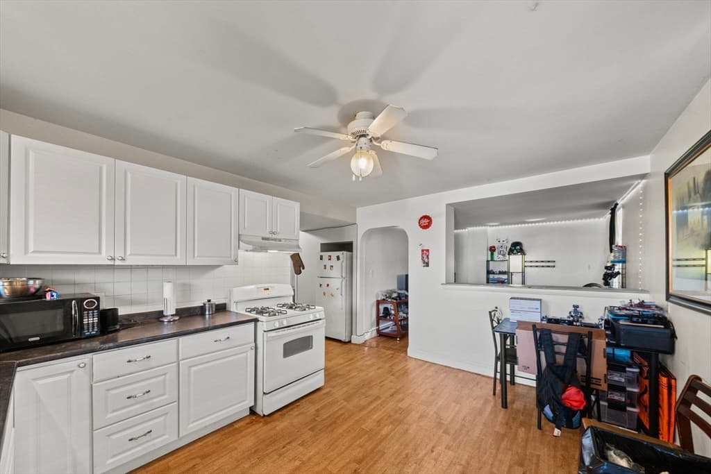254-256 E Eagle St, Boston MA 02128 photo 21