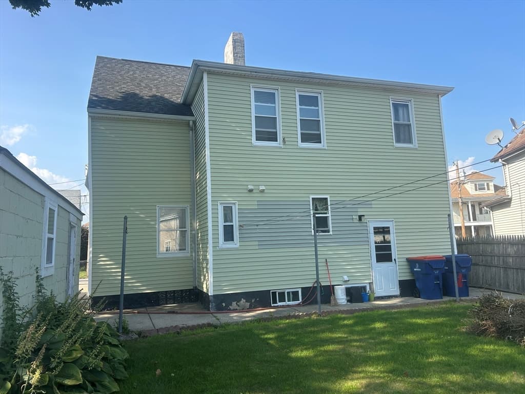 28 Gosnold St, New Bedford MA 02740 photo 2