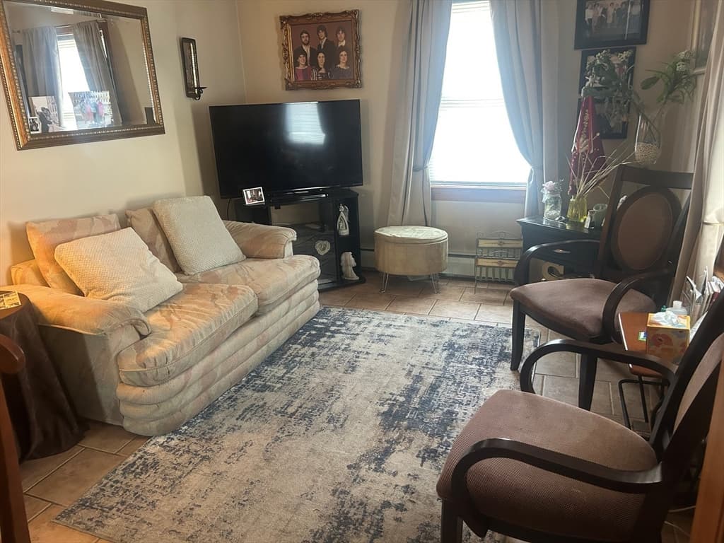 28 Gosnold St, New Bedford MA 02740 photo 8