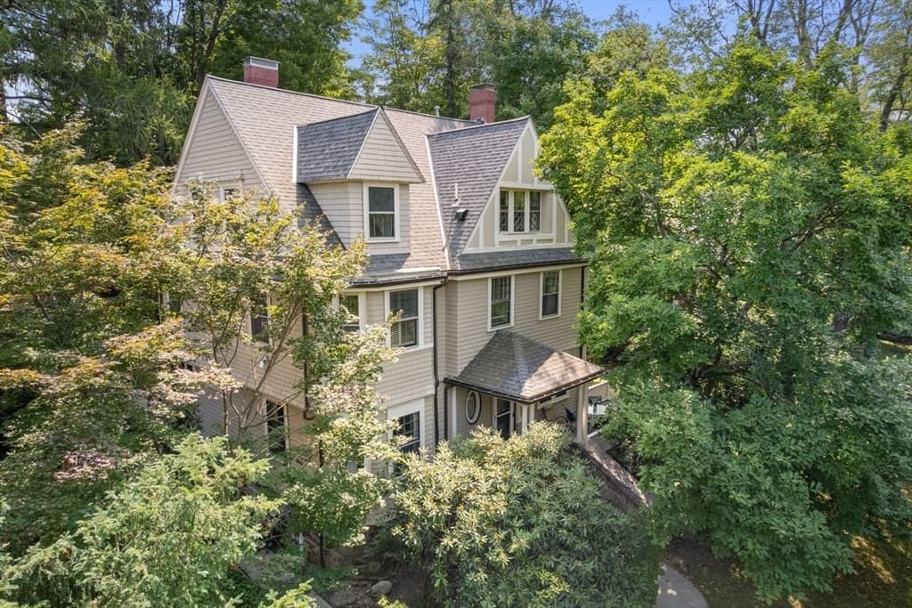 292 Clinton Rd, Brookline MA 02445 photo 2