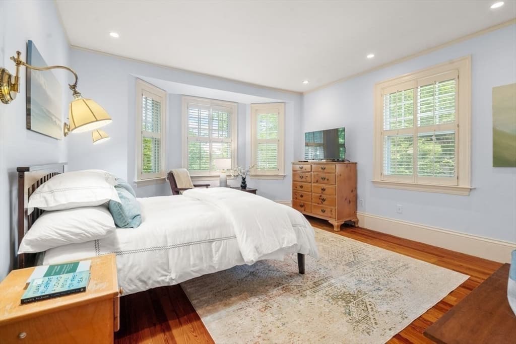 292 Clinton Rd, Brookline MA 02445 photo 18
