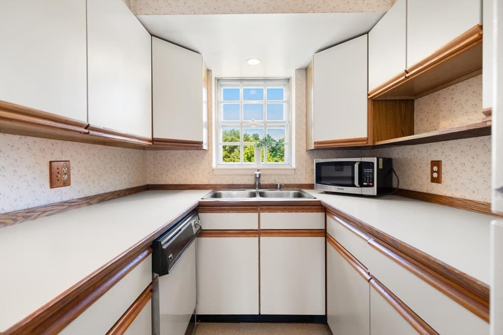 173 Lake Shore Rd # 3, Boston MA 02135 photo 19