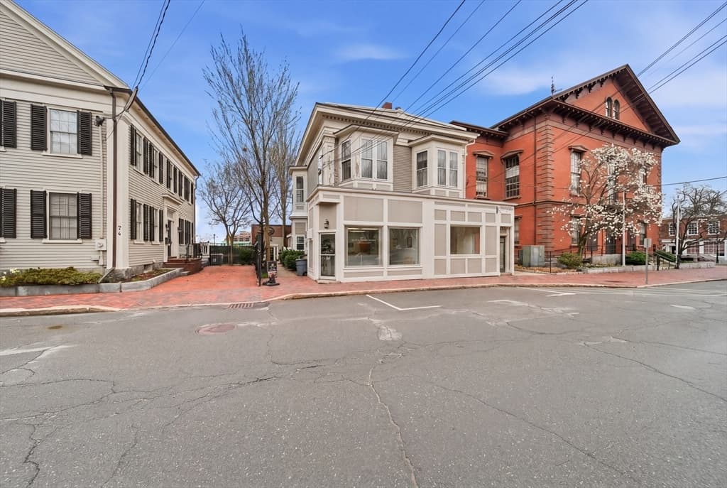 68 Pleasant St # 3, Newburyport MA 01950