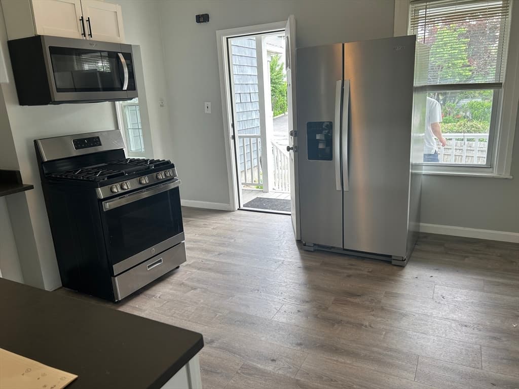 89 Mill St, Worcester MA 01603 photo 3