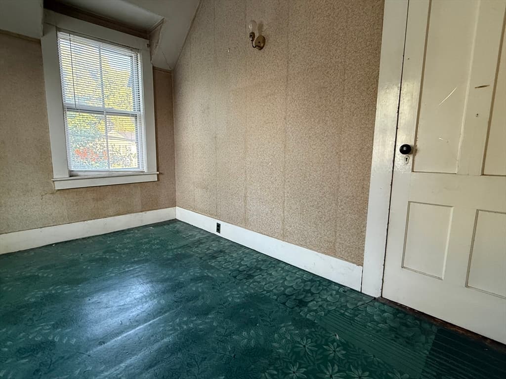 160 Hampshire St, Lowell MA 01850 photo 16
