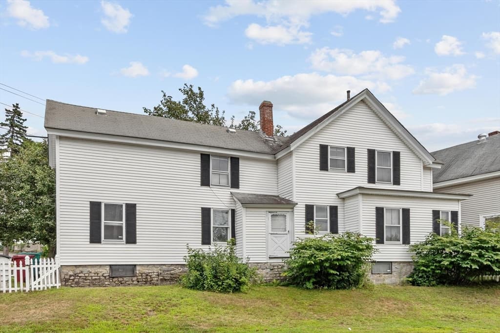 160 Hampshire St, Lowell MA 01850 photo 4