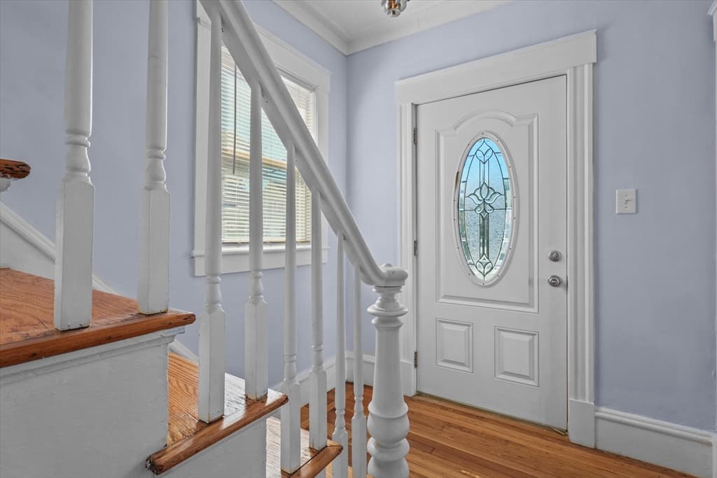 81 5th Ave, Lowell MA 01854 photo 2