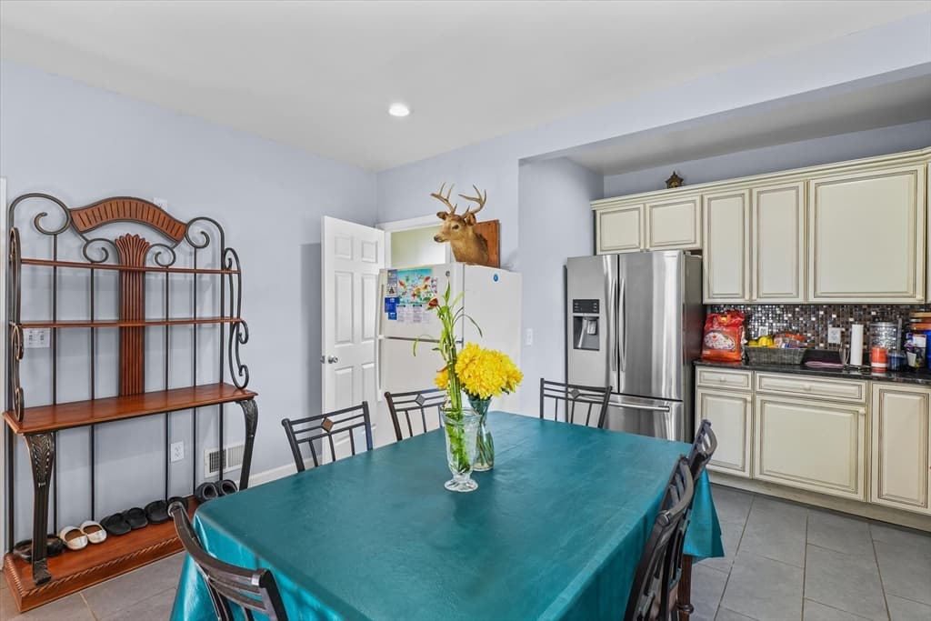 81 5th Ave, Lowell MA 01854 photo 10