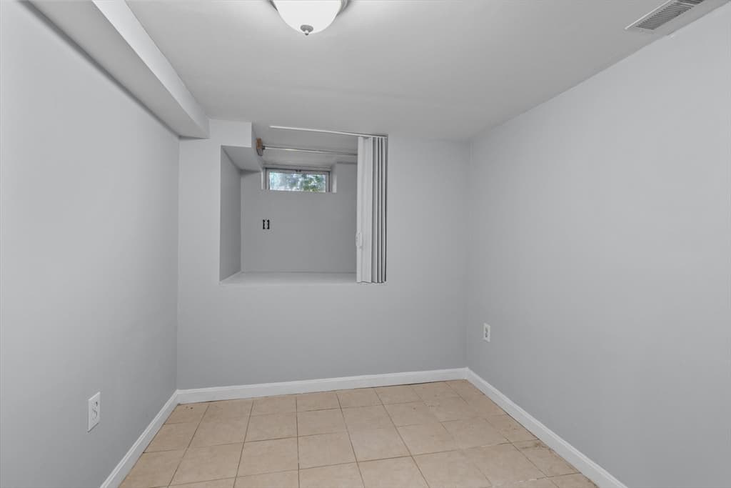 81 5th Ave, Lowell MA 01854 photo 18