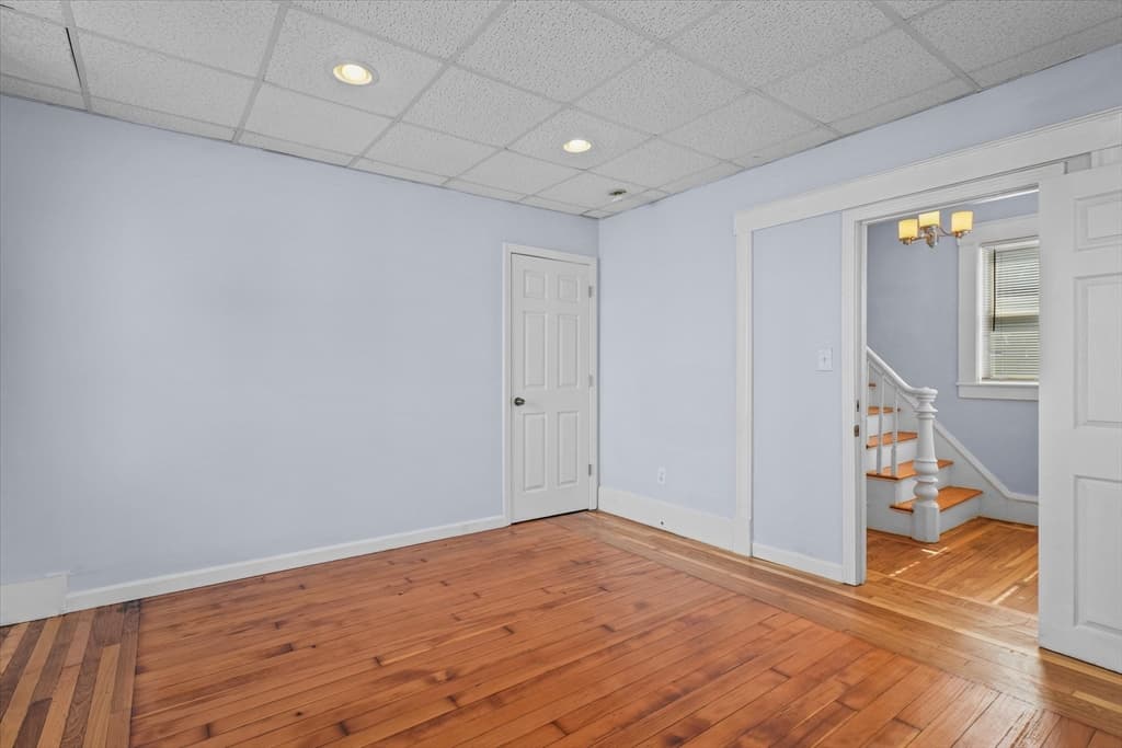 81 5th Ave, Lowell MA 01854 photo 4