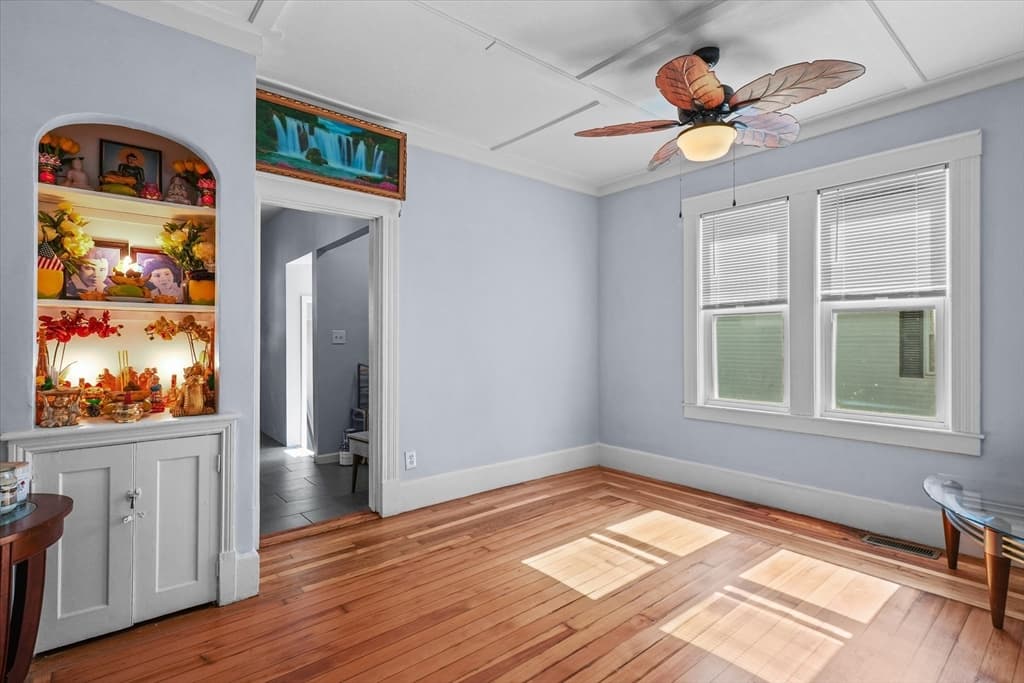 81 5th Ave, Lowell MA 01854 photo 8