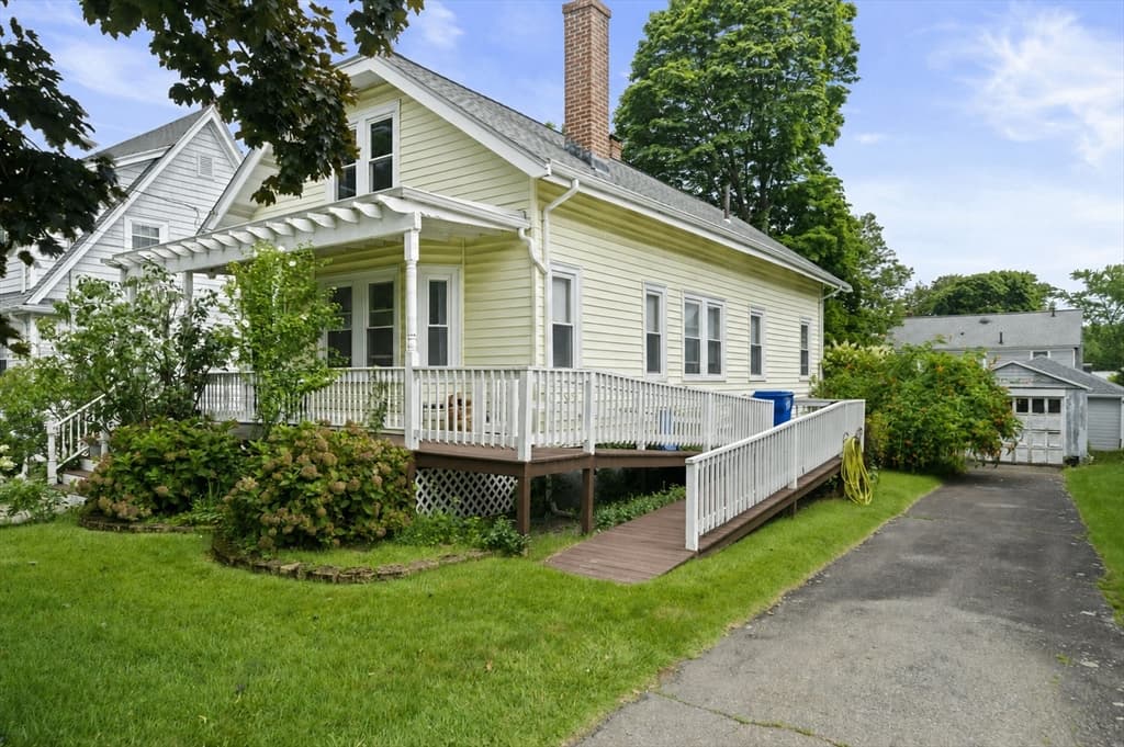 20 Fairbanks Rd, Milton MA 02186 photo 2