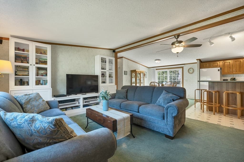 7 Cammett Drive, Raymond NH 03077 photo 6
