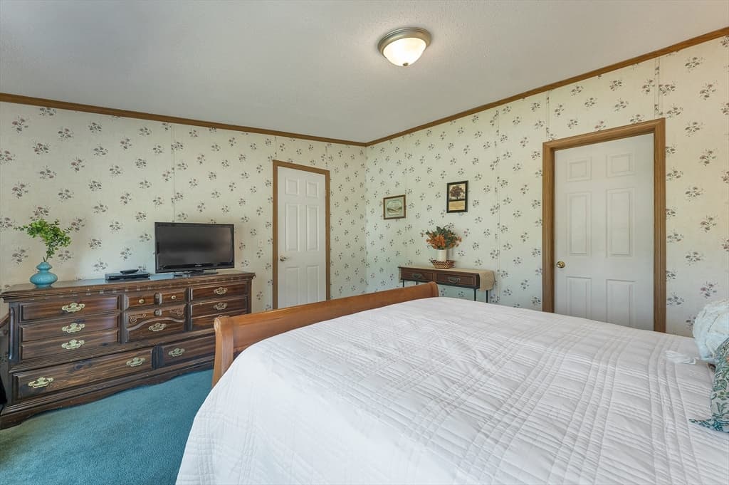 7 Cammett Drive, Raymond NH 03077 photo 18