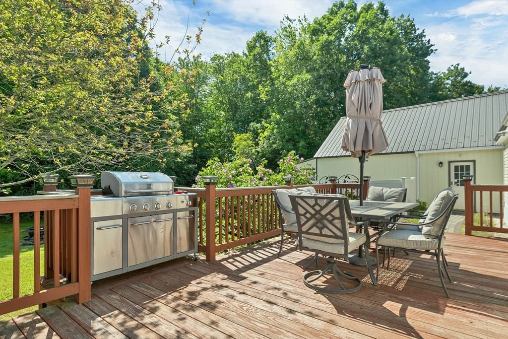 7 Cammett Drive, Raymond NH 03077 photo 31