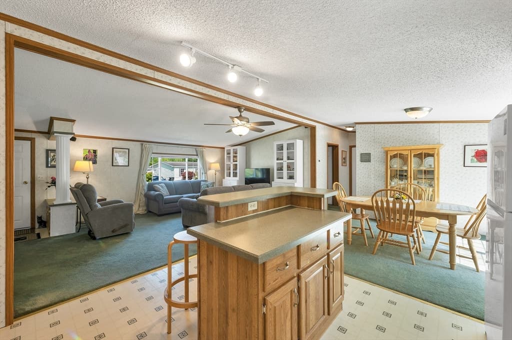 7 Cammett Drive, Raymond NH 03077 photo 8