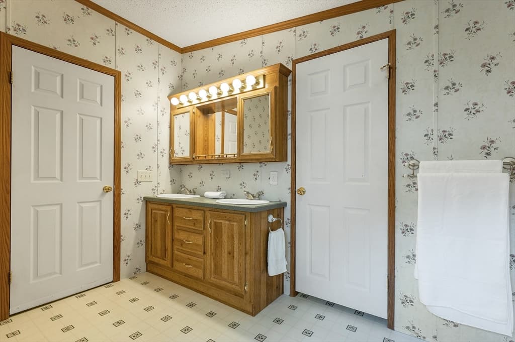 7 Cammett Drive, Raymond NH 03077 photo 21