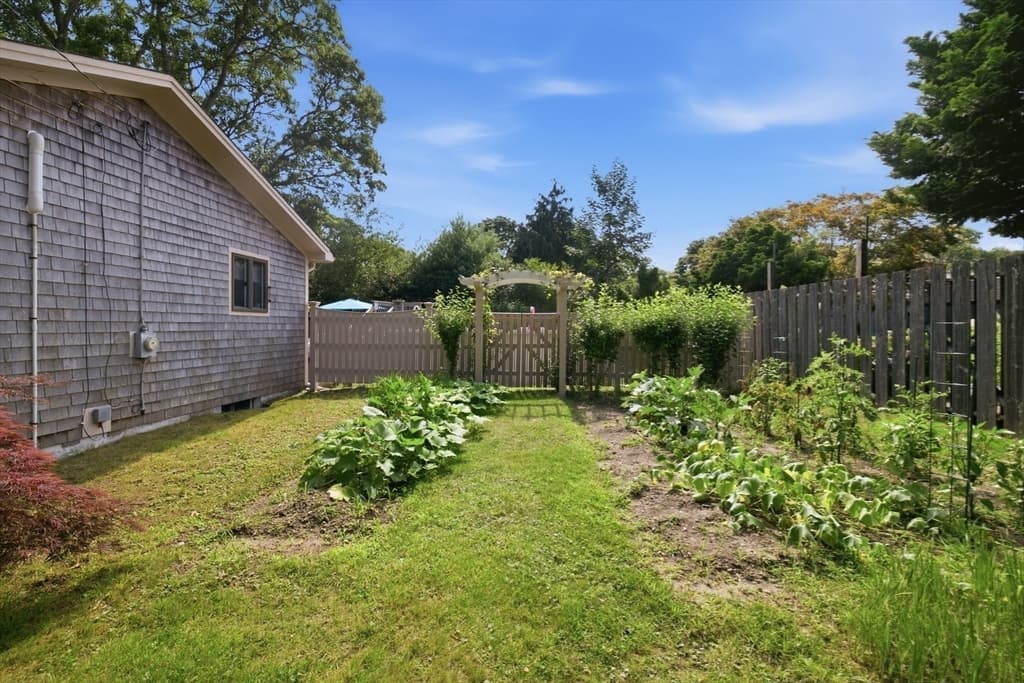 30 Crocker Rd, Falmouth MA 02536 photo 3