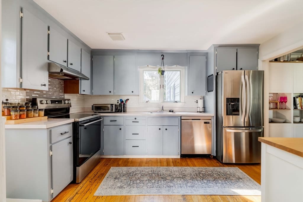26 Elmwood Ave, Braintree MA 02184 photo 2