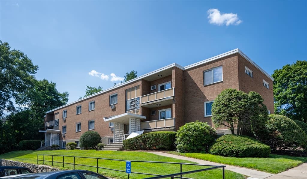 30 Jacqueline Road # D, Waltham MA 02452 photo 2