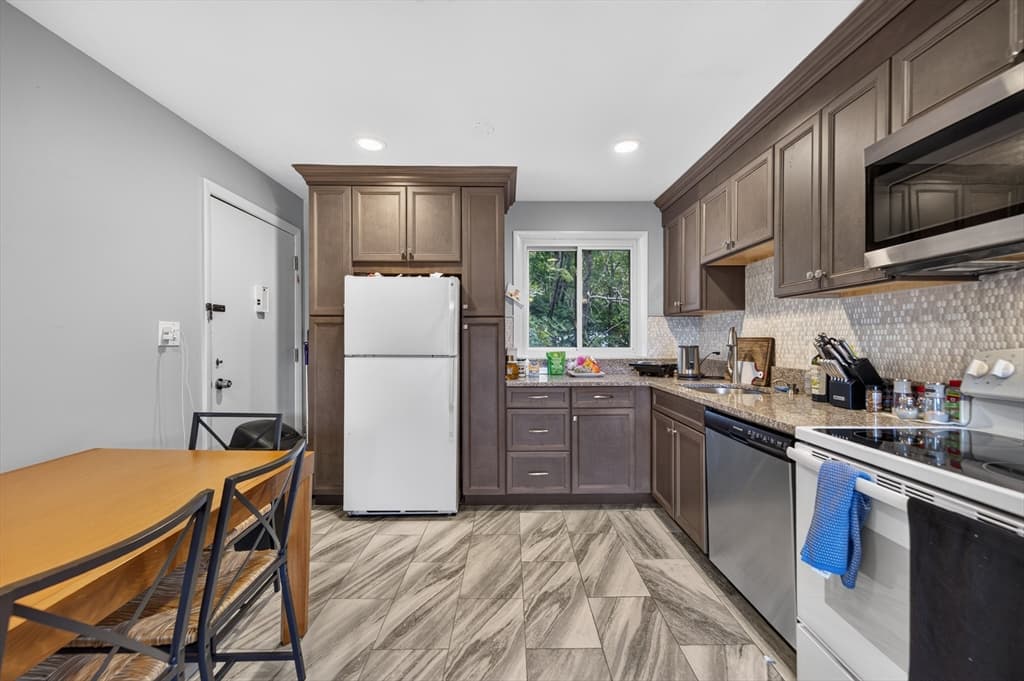 30 Jacqueline Road # D, Waltham MA 02452 photo 12