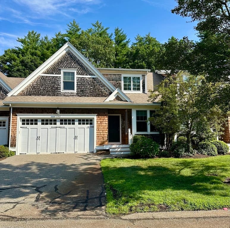 152 Spring Meadow Ln # 152, Hanover MA 02339 photo 2