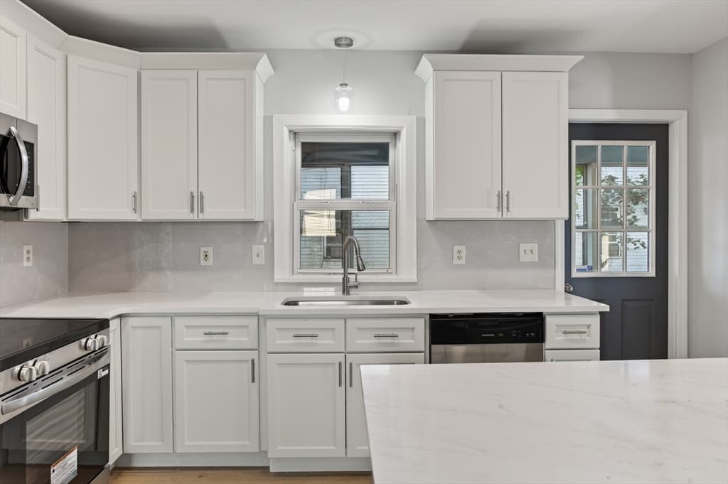 13 Goddard St, Webster MA 01570 photo 9