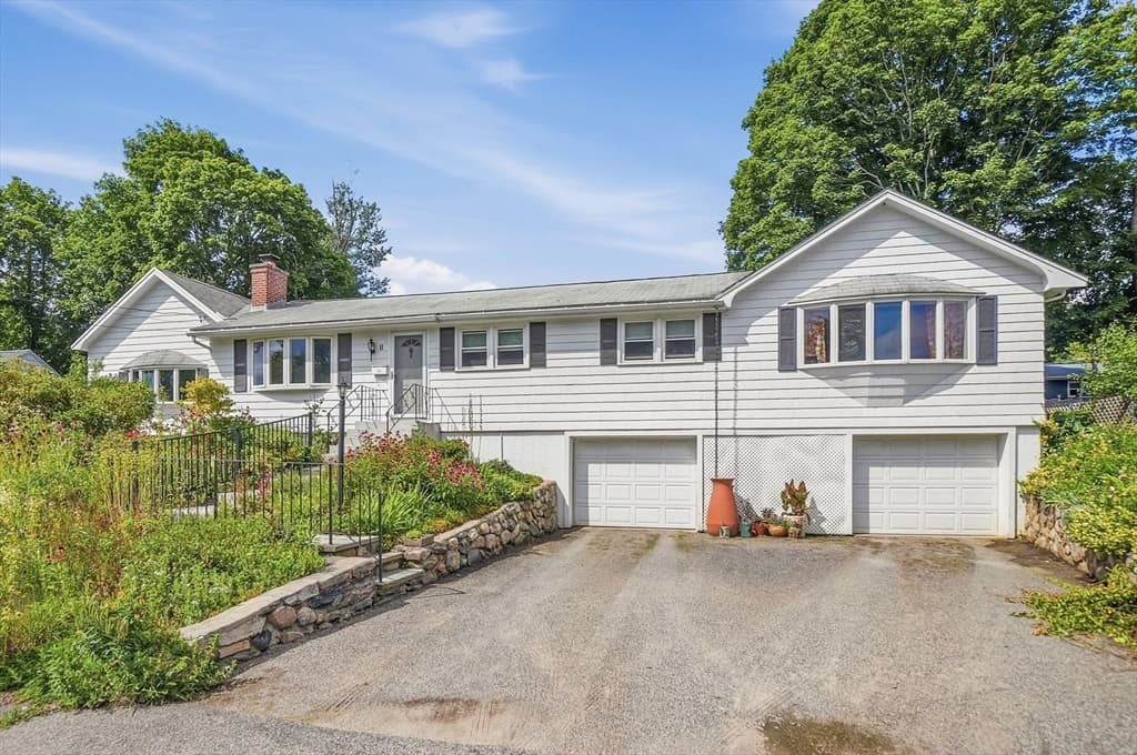 11 Farmington Circle, Marlborough MA 01752 photo 3