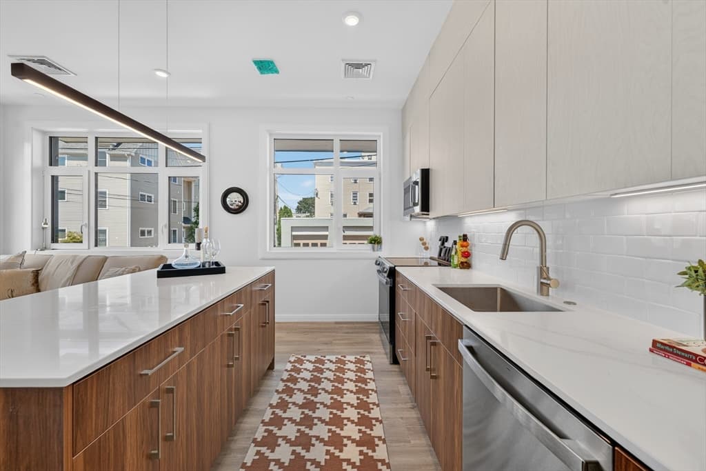 13 Warwick St # 102, Somerville MA 02144 photo 21
