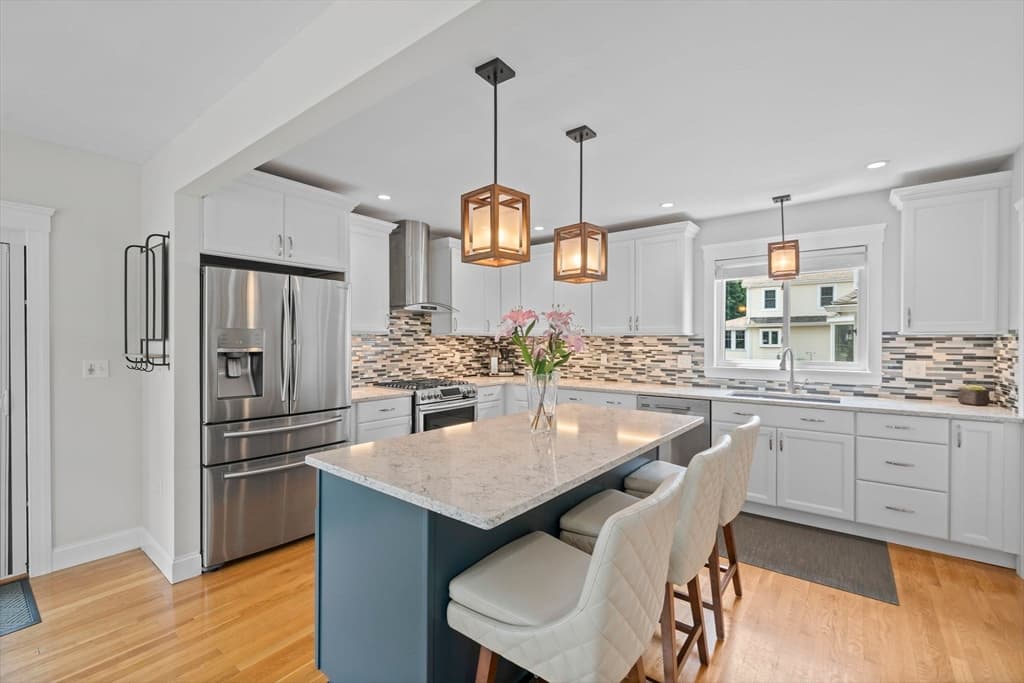 39 Holmes St, Braintree MA 02184
