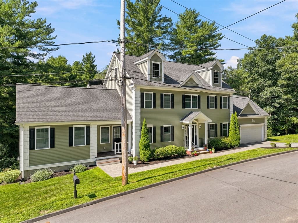 19 Riverside Drive, North Reading MA 01864