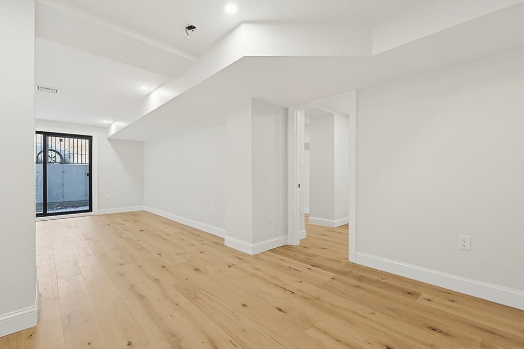 667 Tremont Street # A, Boston MA 02118 photo 27