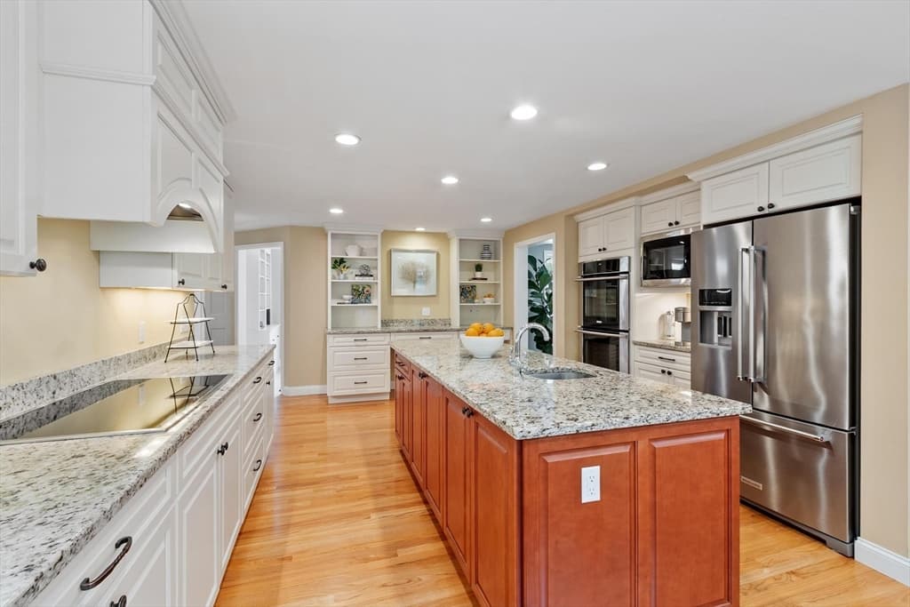 Single Family Residence at 17 Townsend Road, Lynnfield MA 01940, Lynnfield, photo 4 of 42