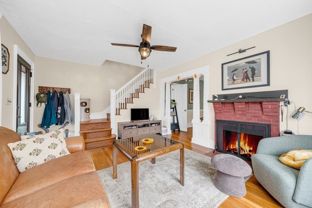 9 Sycamore St, Somerville MA 02143 photo 3