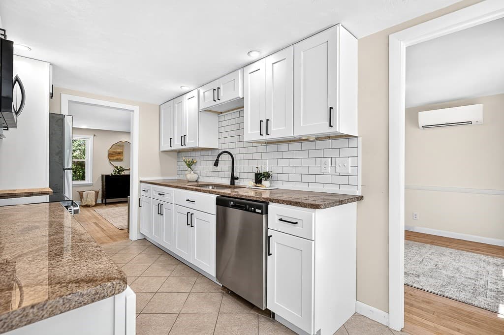 Single Family Residence at 551 Pleasant Street, Paxton MA 01612, Paxton, photo 11 of 34