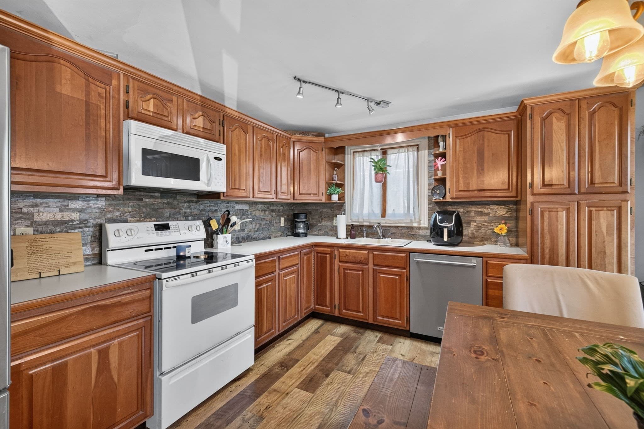 Single Family Residence at 55 Irving St, Fall River MA 02723, photo 3 of 26