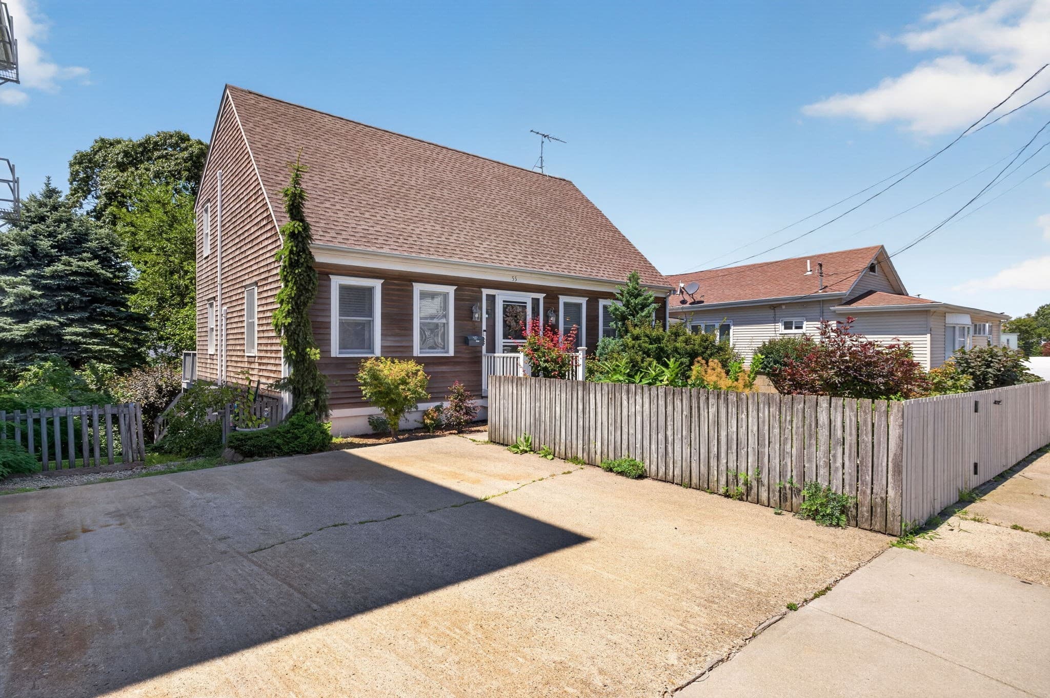 55 Irving St, Fall River MA 02723