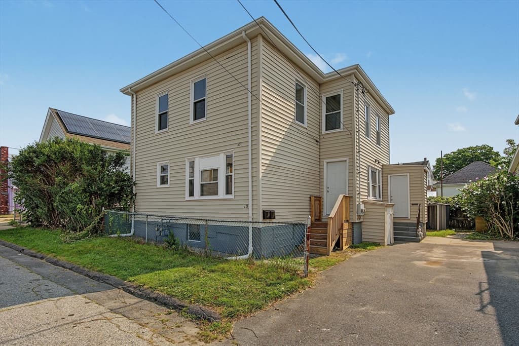 10 Carlisa Dr, Fall River MA 02723
