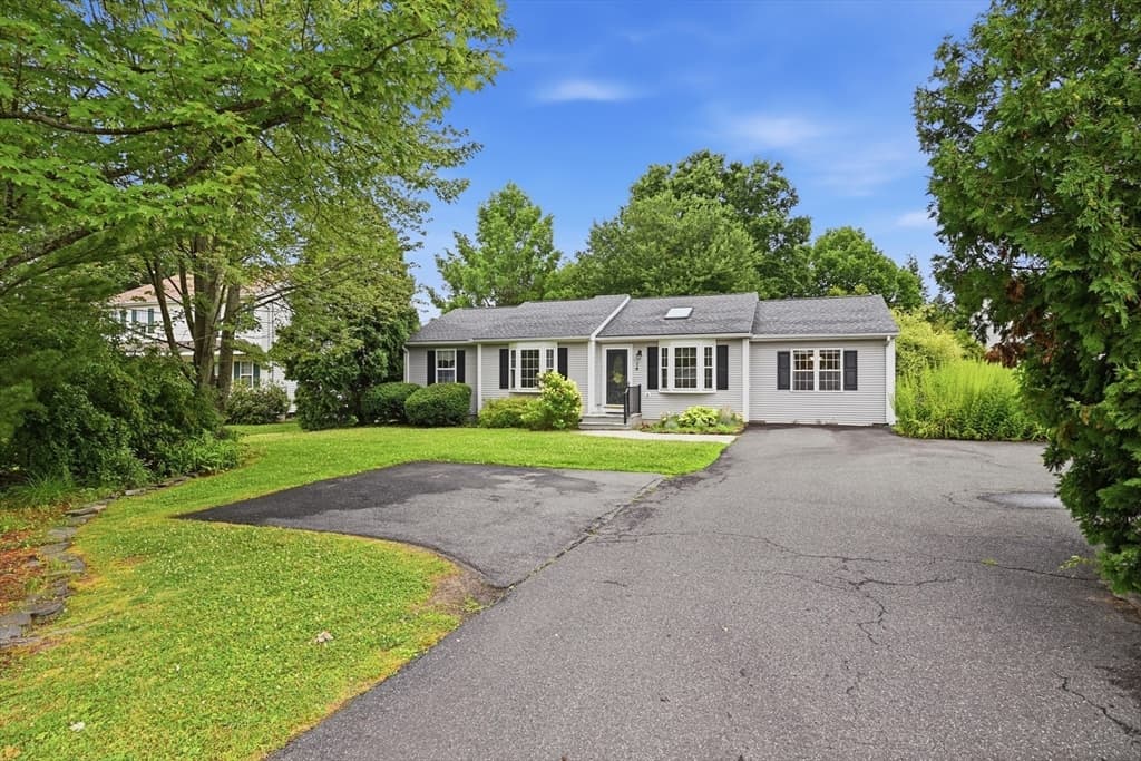 14 Florence Rd, Easthampton MA 01027 photo 2