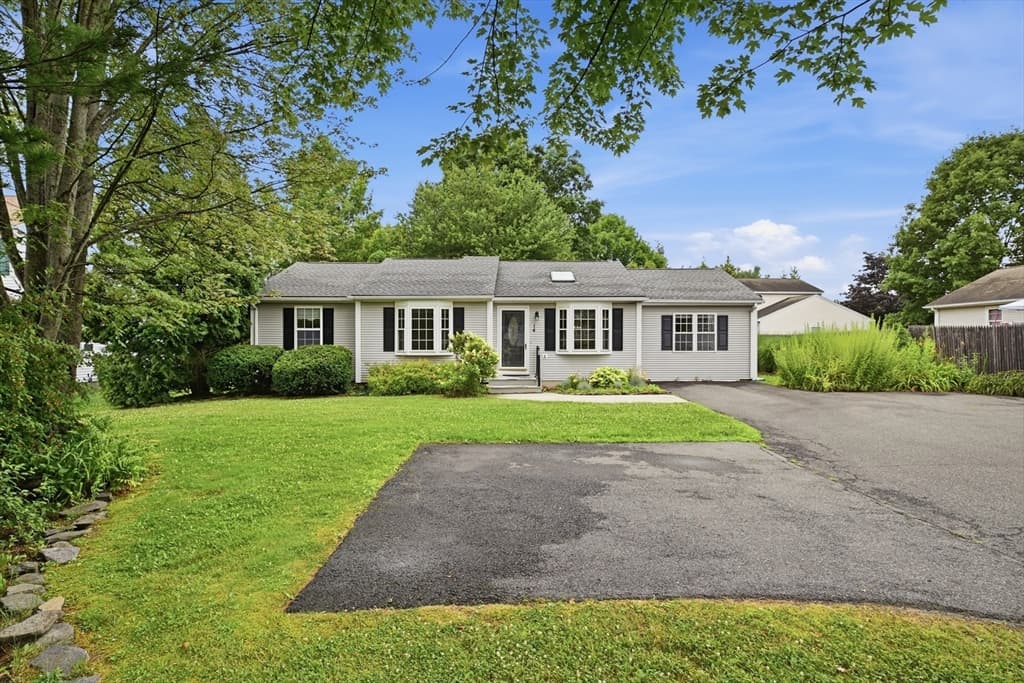 14 Florence Rd, Easthampton MA 01027