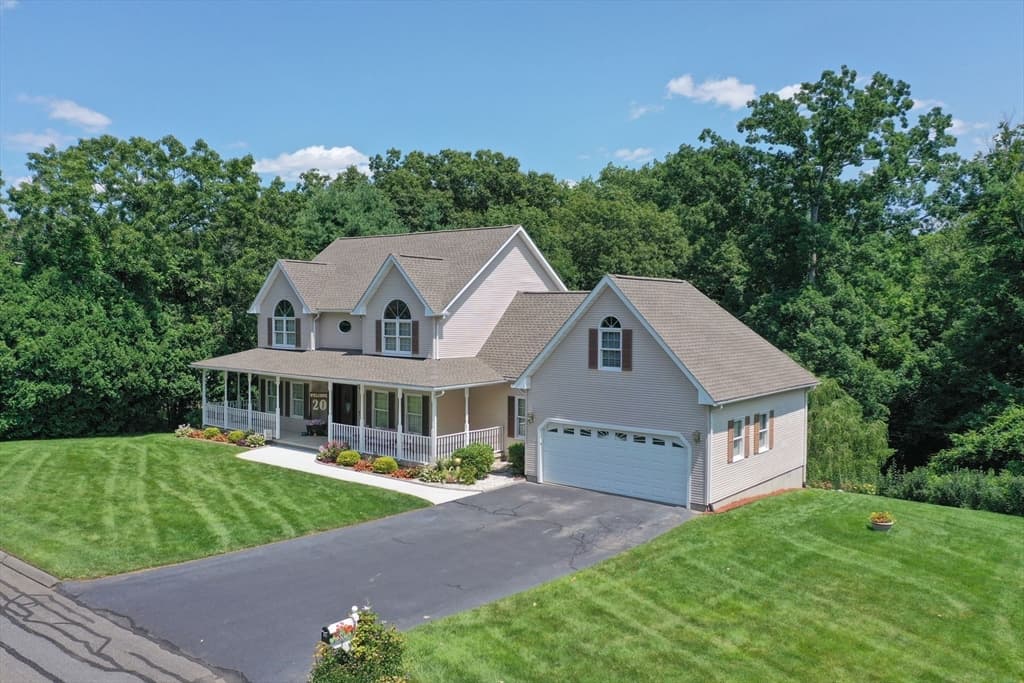 20 Nolan Lane, Agawam MA 01030