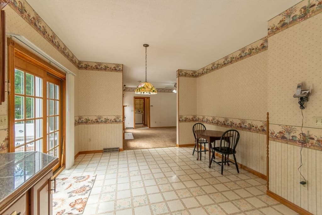 20 Nolan Lane, Agawam MA 01030 photo 9