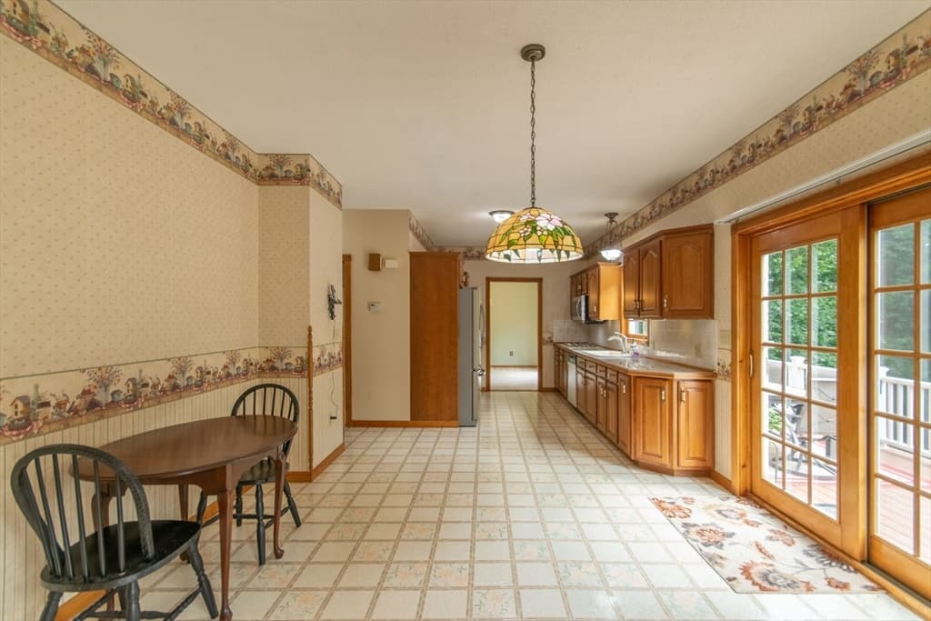 20 Nolan Lane, Agawam MA 01030 photo 8