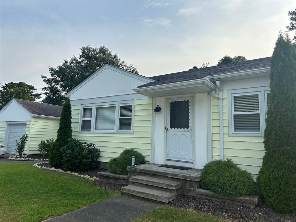 79 Cross Rd., Dartmouth MA 02747