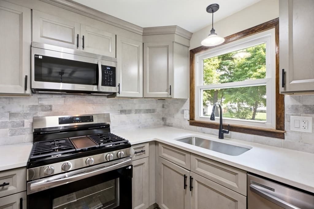 142 Olko Circle, Chicopee MA 01020 photo 9