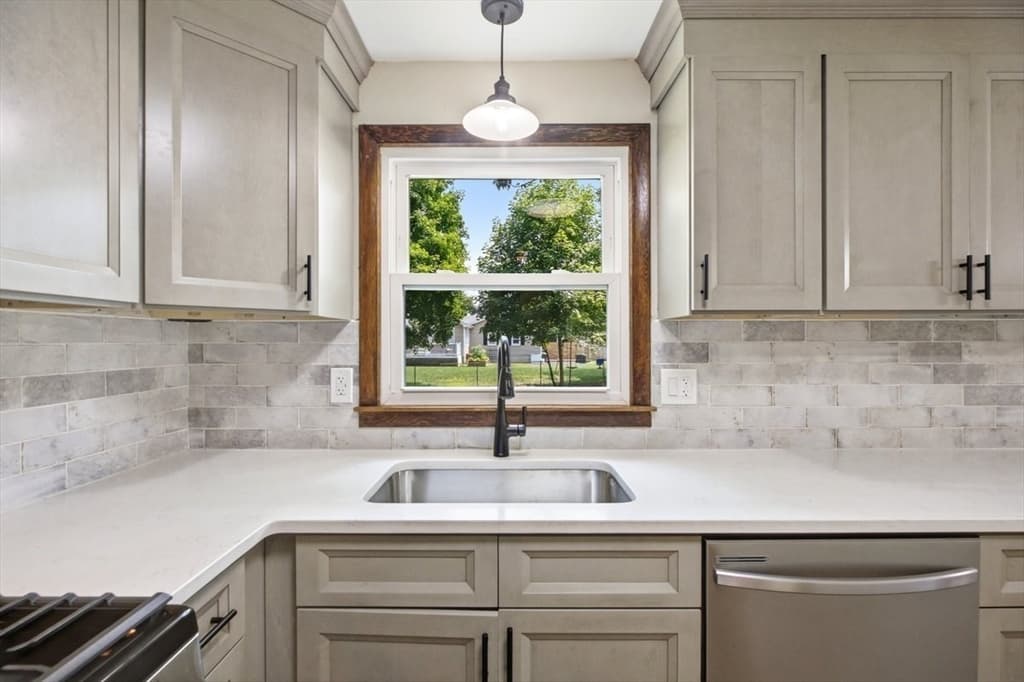 142 Olko Circle, Chicopee MA 01020 photo 11