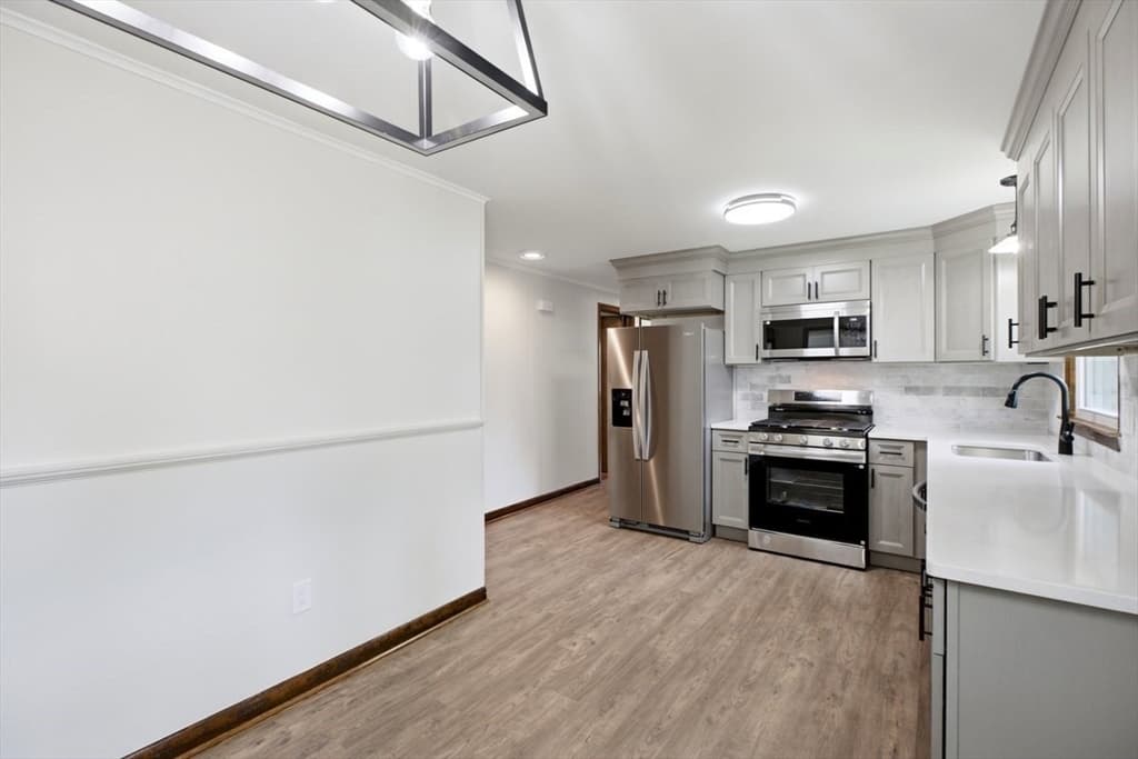 142 Olko Circle, Chicopee MA 01020 photo 8