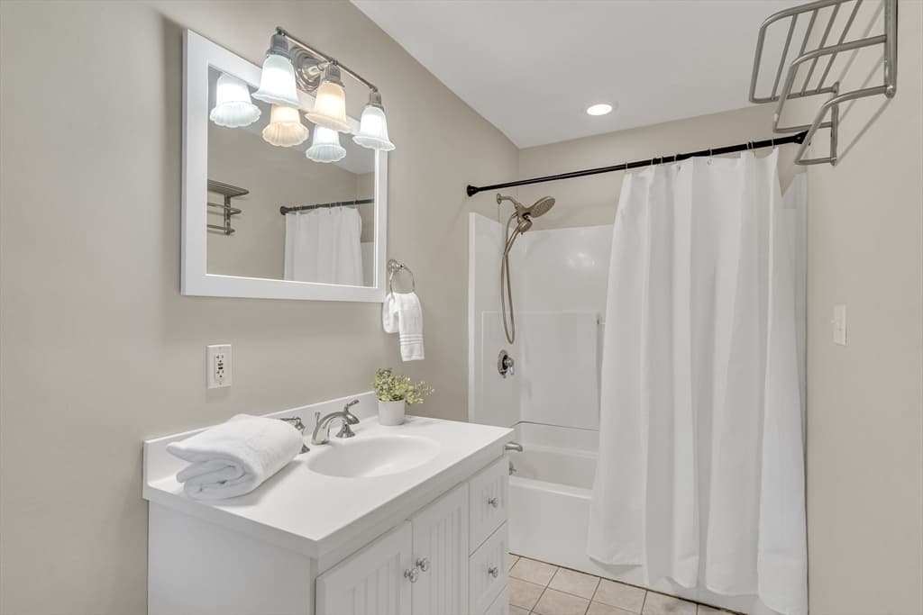 3 Cathy Rd, Burlington MA 01803 photo 27