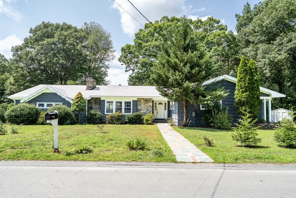 3 Cathy Rd, Burlington MA 01803